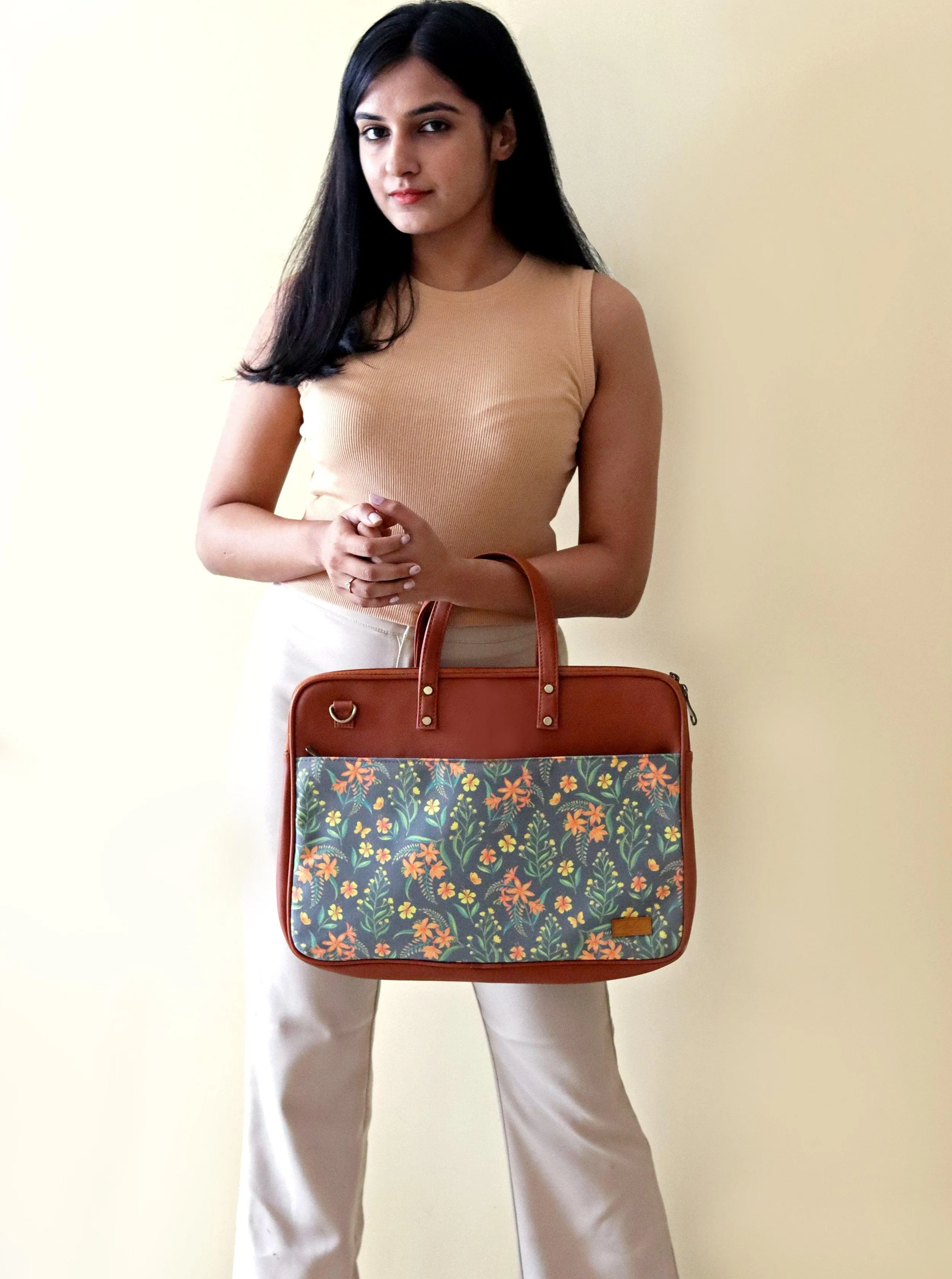 Grey Summer Blossoms Women's Compact Laptop Bag